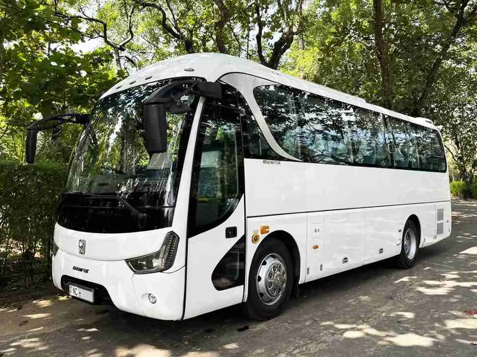 Luxury Coach/Bus